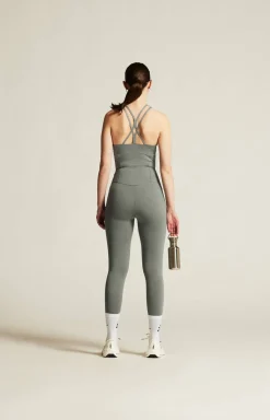 Collective Cropped Singlet W