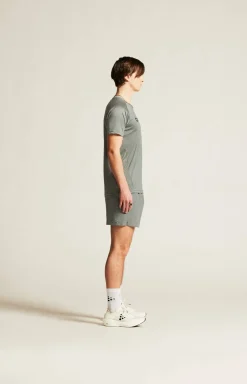 CORE Essence Shorts 2 M